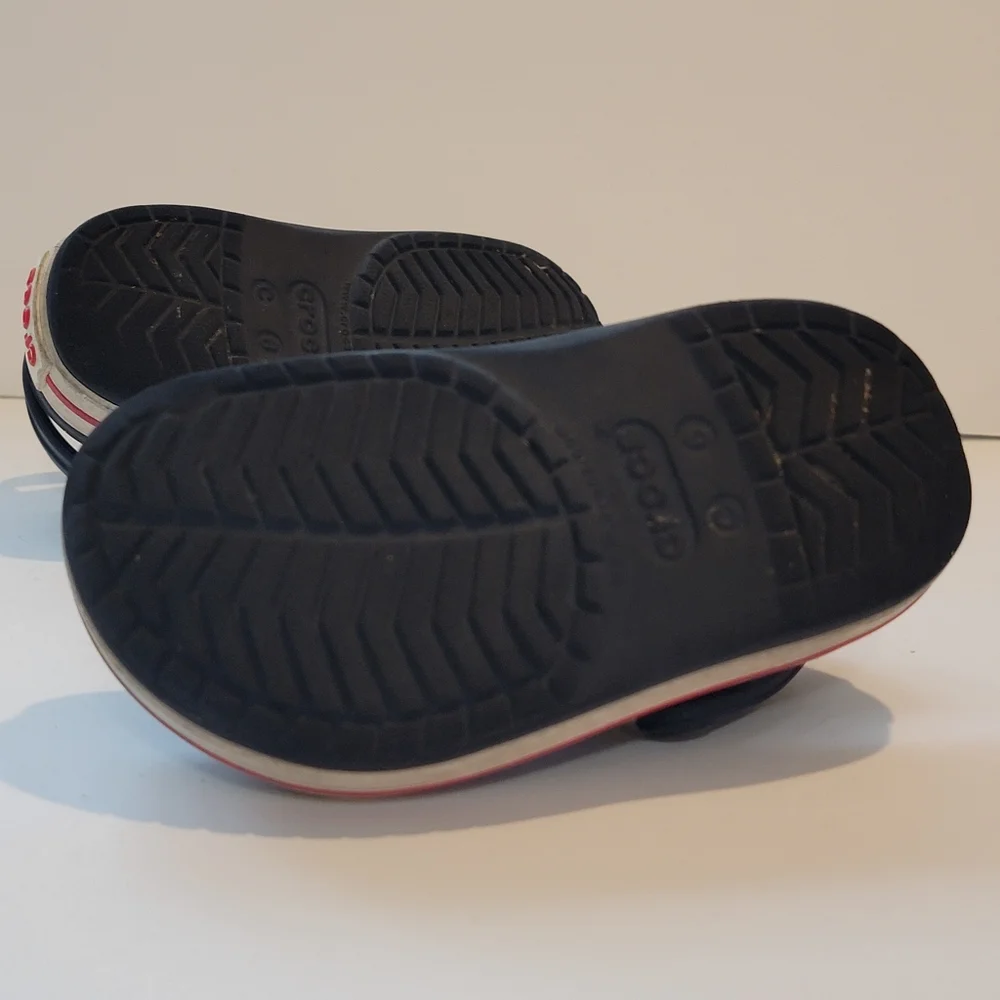 Crocs kids 6 Red white blue crocs kids slides shoes water shoes size 6 C6